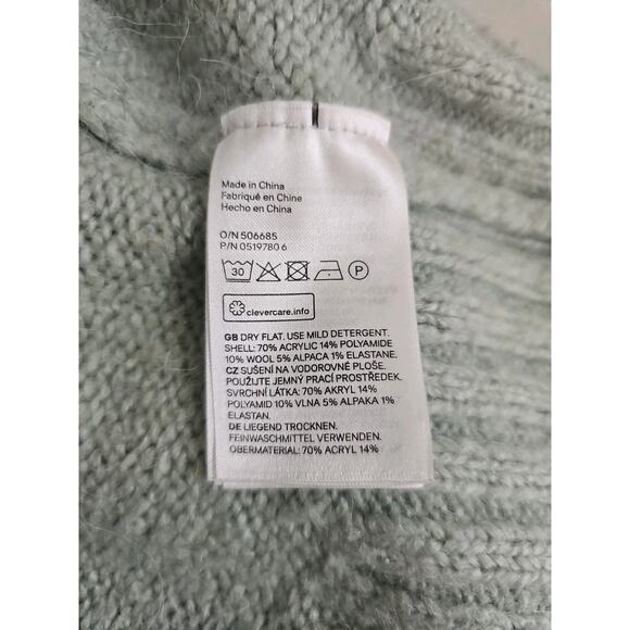 H & M ~Woman Size L~ Light Green Wool/Alpaca Blend Crop Boxy Sweater. - Picture 15 of 16